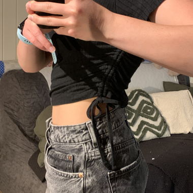 Schwarzes gerafftes Top