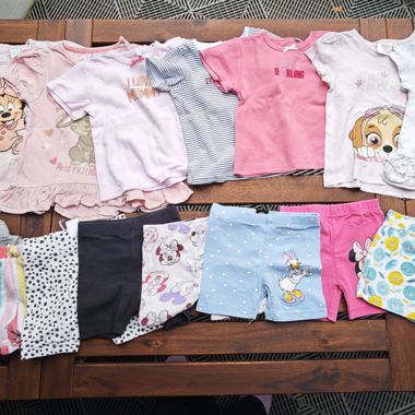 Pacco di abbigliamento bimbi shorts & top, taglia 86