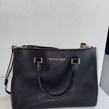 Micheal Kors bag
