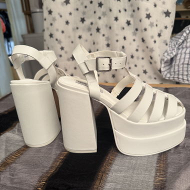 CARLITA Sandalen mit Absatz weiss - NEU