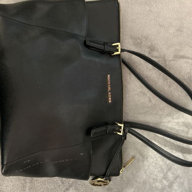 Michael Kors Handbag Easy to Sell