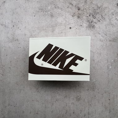 Jordan 1 Travis Scott reverse mocca