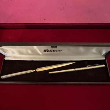 Penna a sfera Pelikan con aprilettere nella custodia