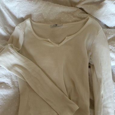 Gratis Versand-Cremefarbenes Ripp-Longsleeve