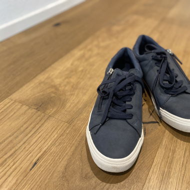 Schöne Sneakers Grösse 42