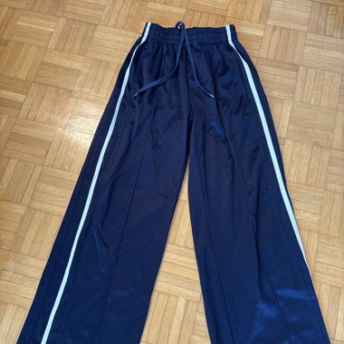 Pantalon de survêtement Bershka bleu marine