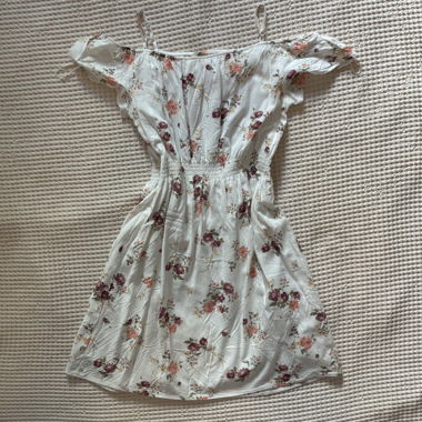 Robe fleurie décolleté épaules nues