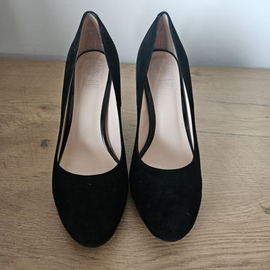 Bellissimi tacchi in pelle scamosciata