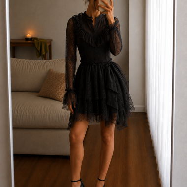 Schwarzes Spitzenkleid