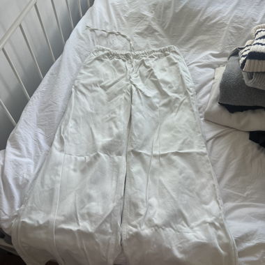 White wide pants 
