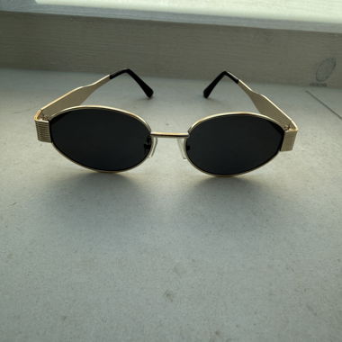 Sonnenbrille mit Metallgestell