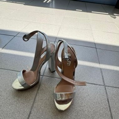 Brandneue Party Schuhe in Silber 