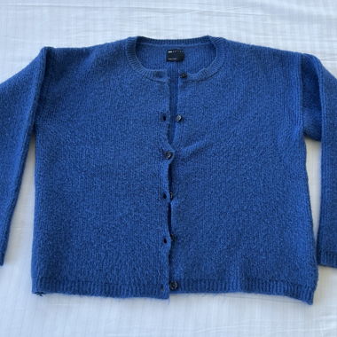 ASOS blauer Cardigan mit Knöpfen