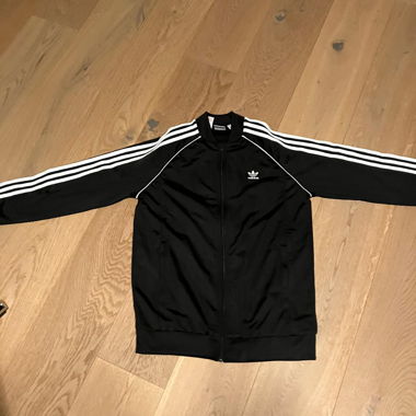 Schwarze Adidas Trainingsjacke