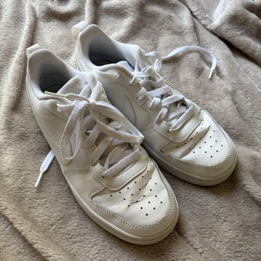 White Nike Sneakers EU 37.5