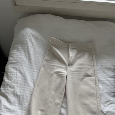 Highwaisted ripped hose in beige