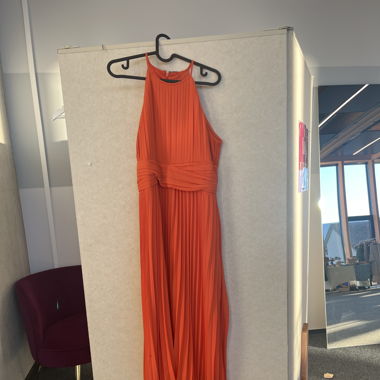 Robe plissée orange