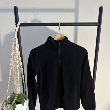 Black fleece pullover