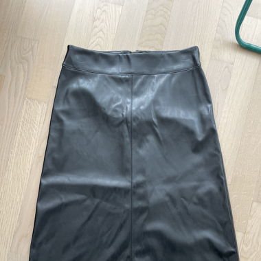 Knielanger Lederrock