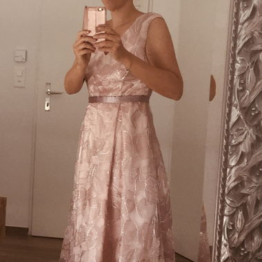 Designer Kleid von Vera Mont