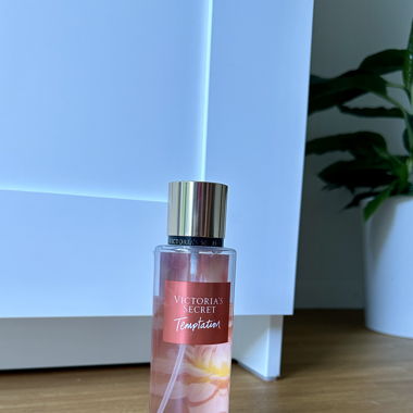 Victoria’s Secret body spray 