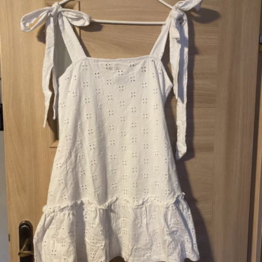 Weisses Eyelet-Kleid mit Bindebändern S neu