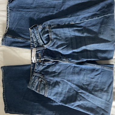 Pantaloni blu a gamba dritta