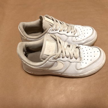 Nike Air Force 1 Low – Weiss/Beige, Grösse 39