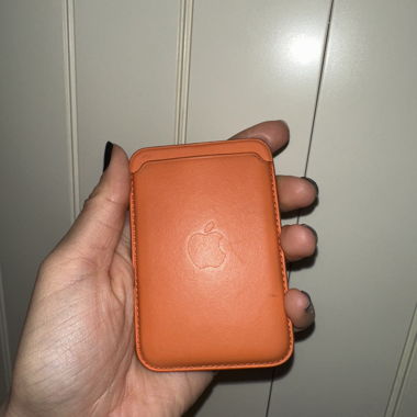 Apple wallet