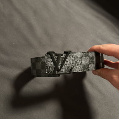 Ceinture LV noire avec motif à carreaux