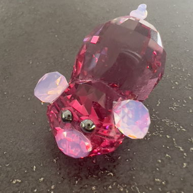 Dekoratives Schweinchen aus rosa Kristall