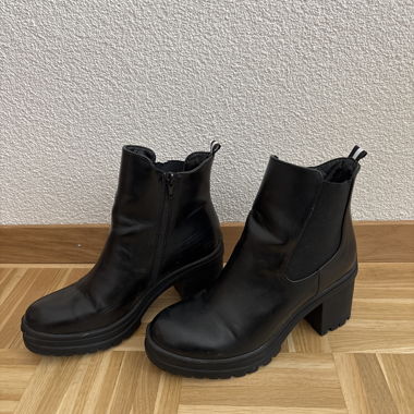 Black Chelsea Boots