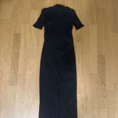 Zara schwarzes geripptes Midikleid XS