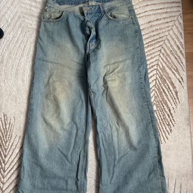 Pull and Bear baggy jeans
