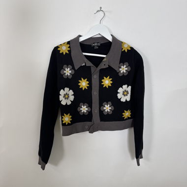 Blumiger Strickcardigan