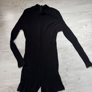 Schwarzer gerippter Jumpsuit