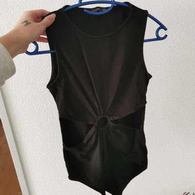 Schwarzer Cut-Out-Body von even&odd Gr. M