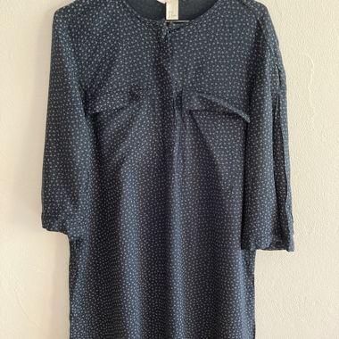 Schön fallendes Kleid