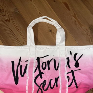 Victoria‘s Secret Shopper