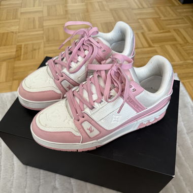 LV Trains Pink