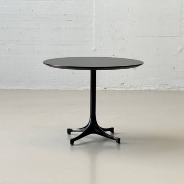 Table d’appoint sur piédestal G. Nelson pour Herman Miller