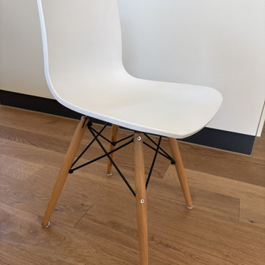 6 chaises blanches