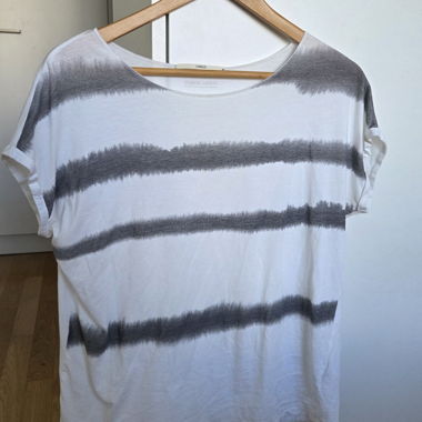 Lightweight cotton T-shirt