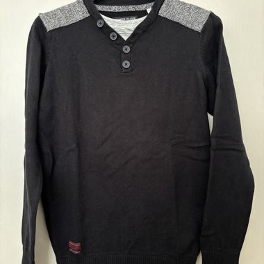 Pull noir garçon col boutonné 146/152
