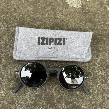 Occhiali da sole rotondi IZIPIZI Paris neri