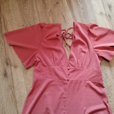 Abito midi rosso SHEIN con scollo a V