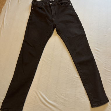 Black skinny jeans