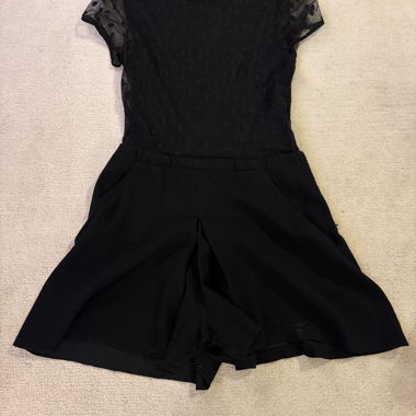 Kurzer schwarzer Overall Maje