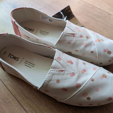 Ballerine TOMS con pois (espadrillas)