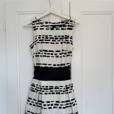 Summer dress, white/black